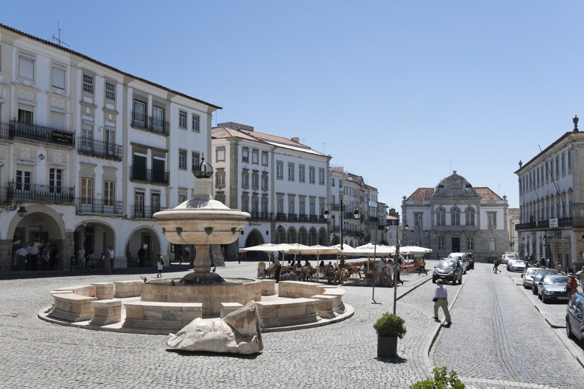 Эвора