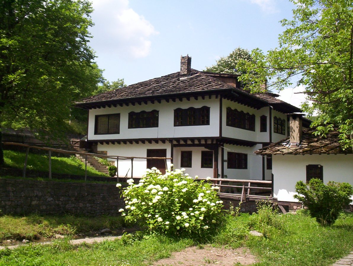 Ethnographic Complex Etar