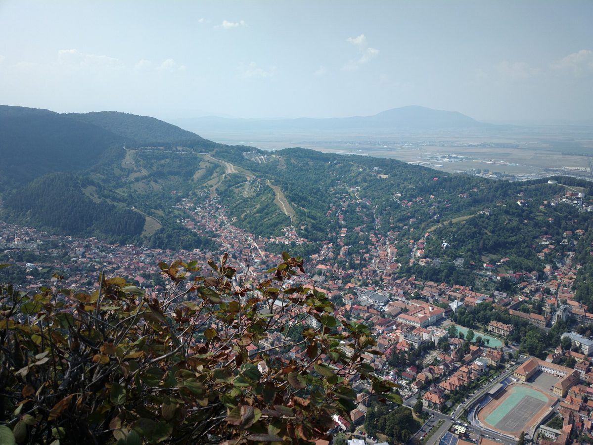 Гора Тâмпа