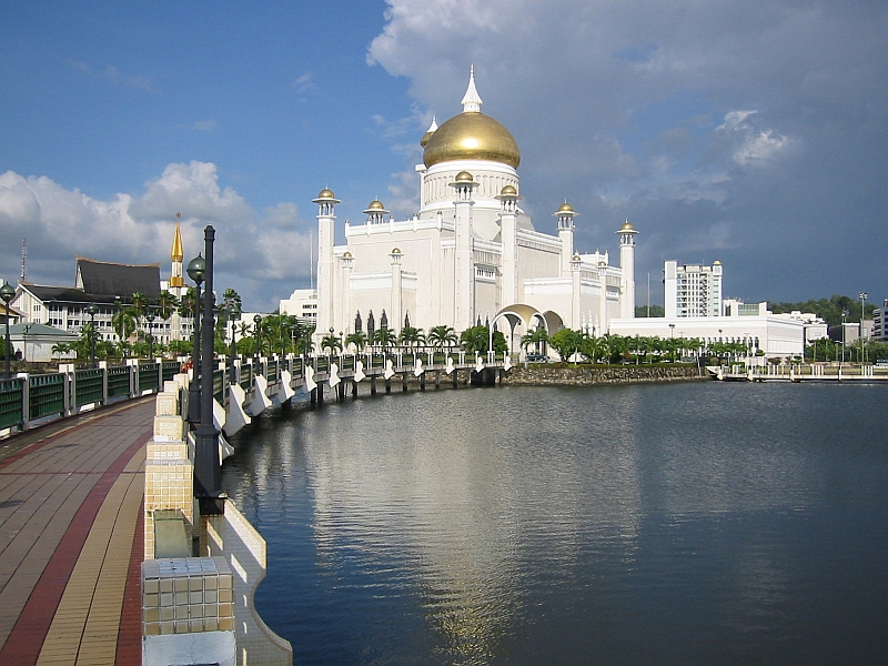 Sultan Omar Ali Saifuddien Mosque