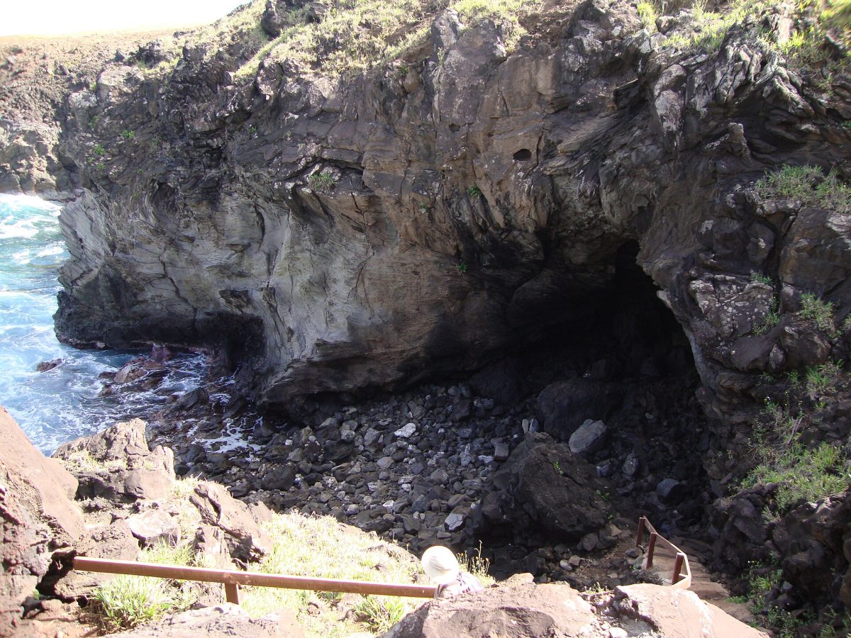 Anakaiena Cave