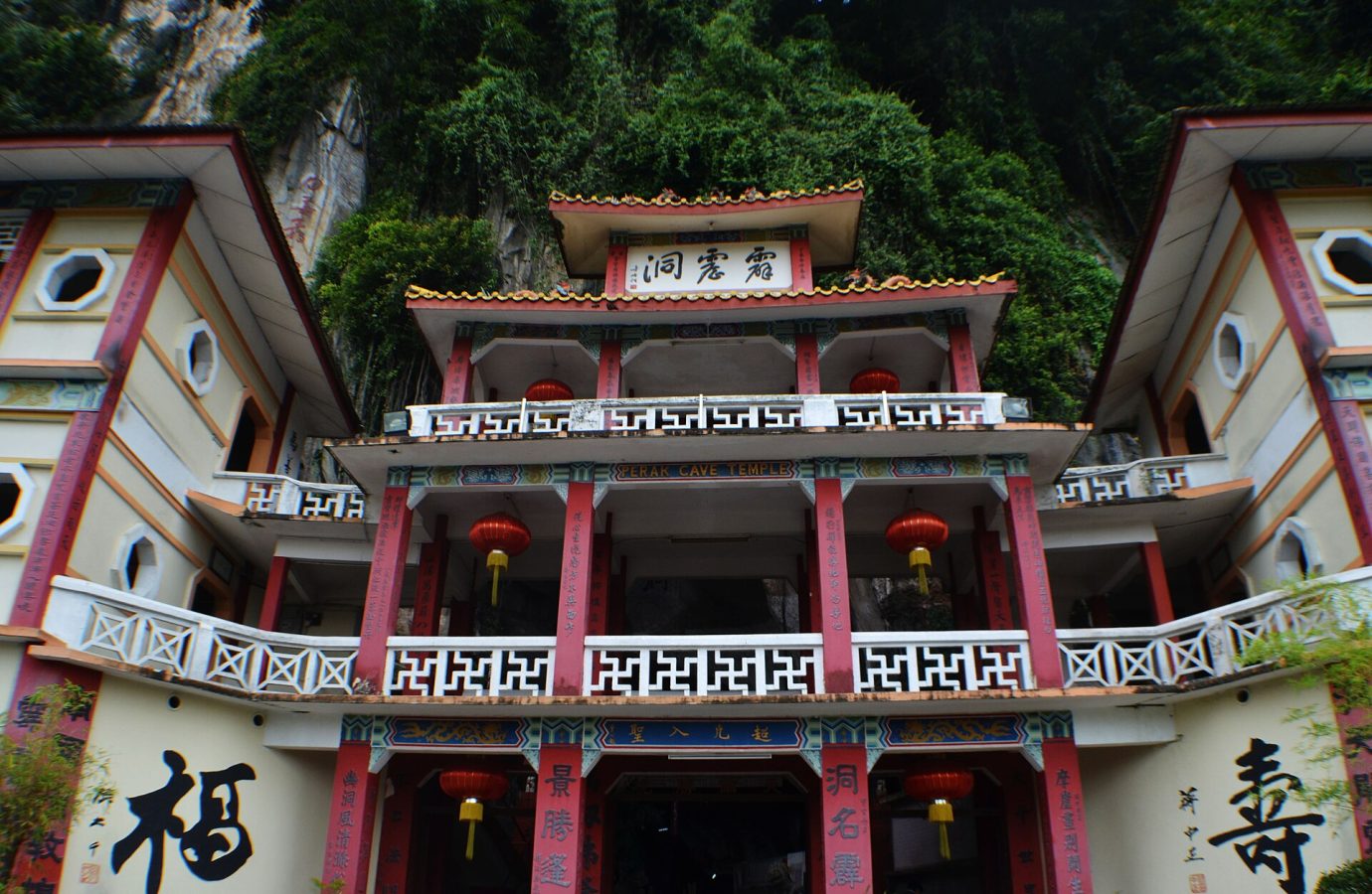 Kecak Lok Si Cave Temples