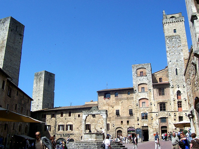 Piazza della Cisterna