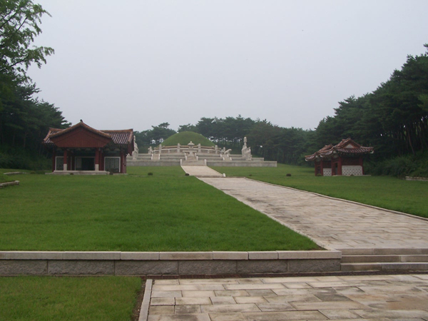 Tomb of King Wanggon